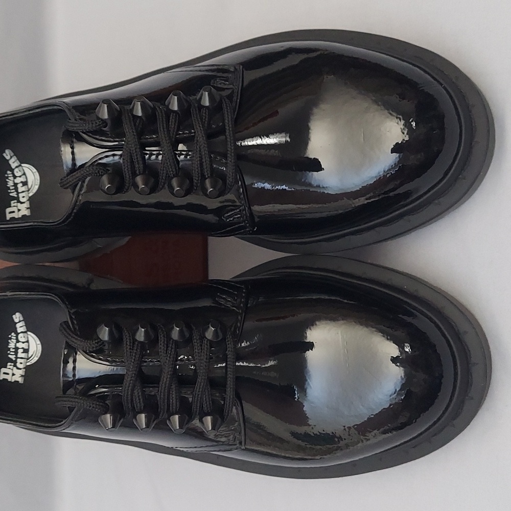 Dr. Martens Smiths Stud Black Patent Leather Oxfords Women's 6 New w/ Flaws - Picture 5 of 13